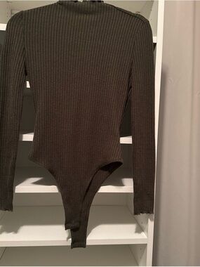 Ribbed Long Sleeve Bodysuit in Dark Olive